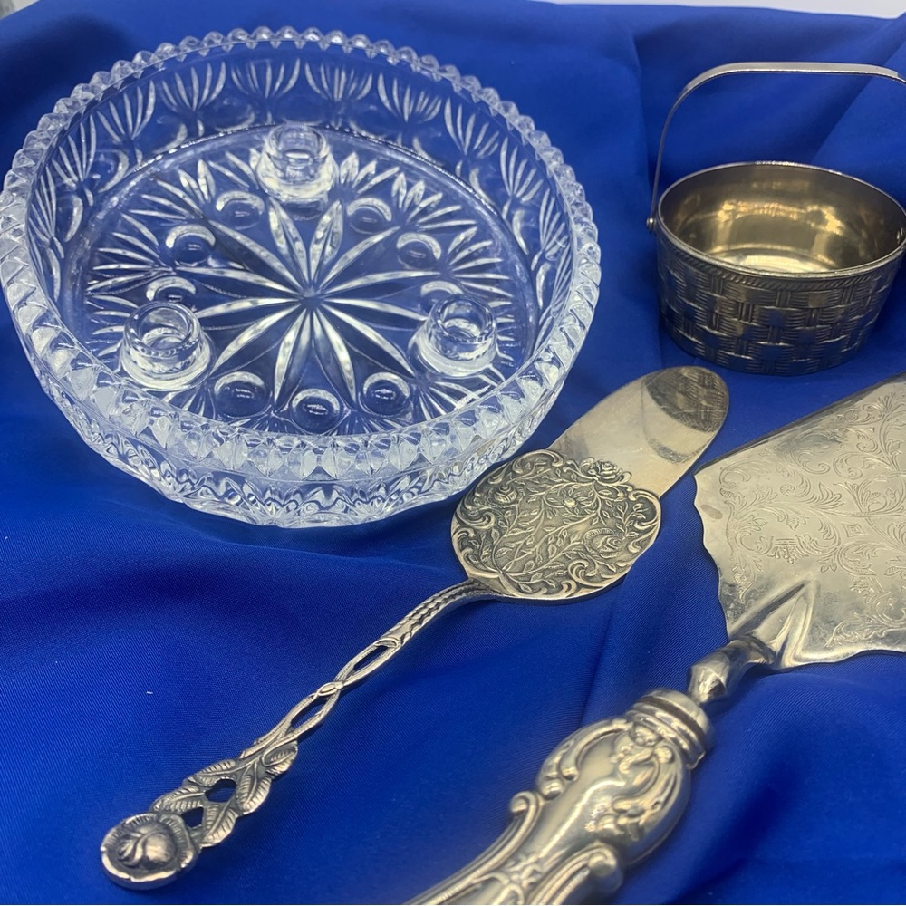 Lot of Vintage Table Pieces: two cake/pie spatulas; candleholder & Tidbit Basket